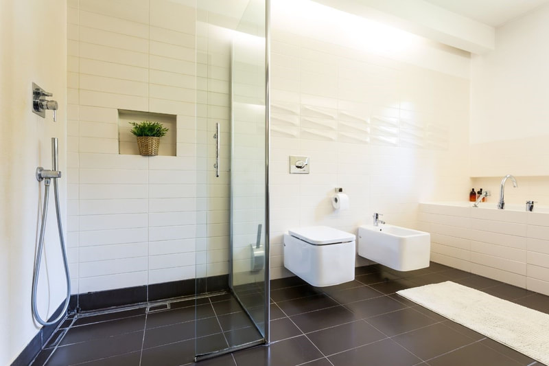This is a photo of a bathroom that was tiled by our team of tilers in Cairns. Tilers Redlynch.